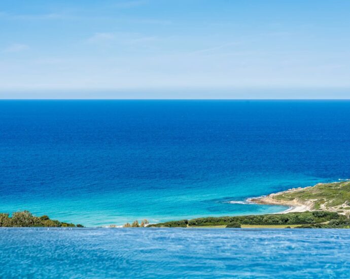 Corbara, villa 4 chambres, piscine à débordement, vue mer imprenable, proche plage