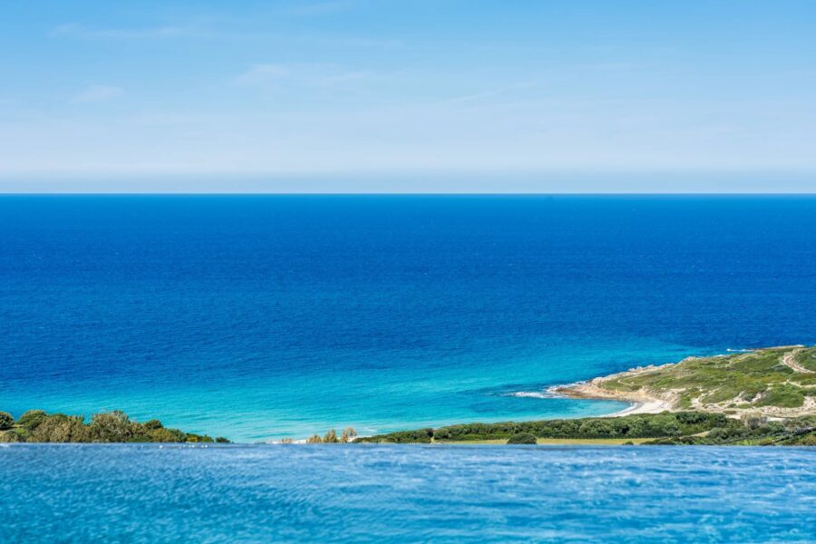 Corbara, villa 4 chambres, piscine à débordement, vue mer imprenable, proche plage