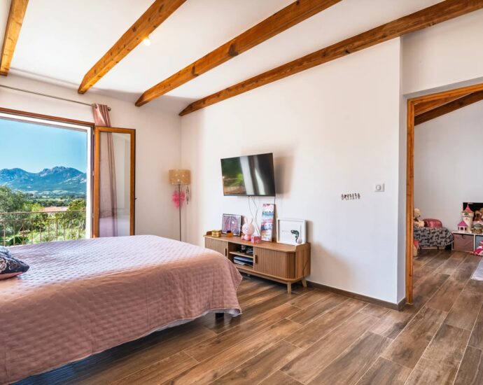 Exclusivité, Lumio, villa 5 chambres, Vue montagnes, Piscine, Proche plage