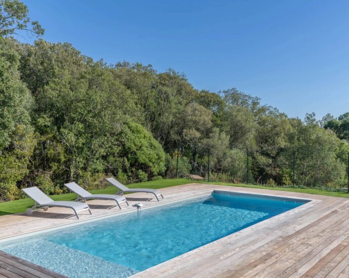 PORTO VECCHIO, Villa, 4 chambres, piscine chauffée, vue montagnes, proche plage