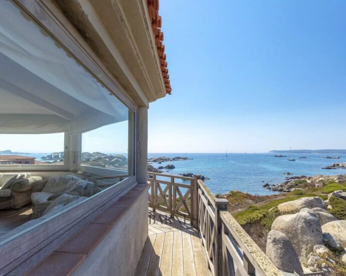 Cavallo island – Duplex top floor – Terraces 506 sq ft – 360° sea view