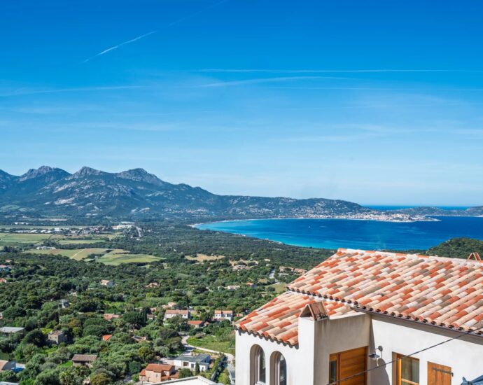 Lumio, appartement, 2 chambres, vue panoramique mer et montagnes, proche plage