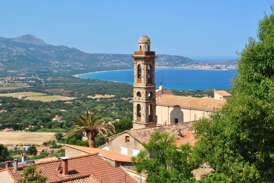 Lumio, appartement, 2 chambres, vue panoramique mer, montagnes et village