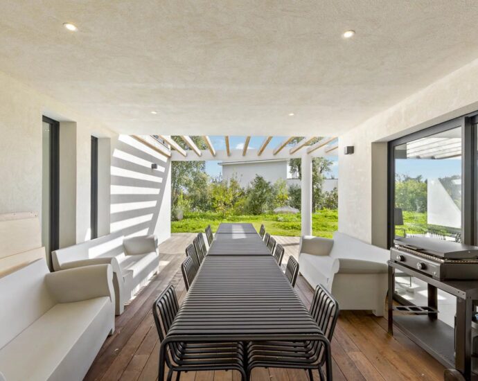 Porto-Vecchio, Arasu, Saint-Cyprien, villa d&rsquo;architecte, 7 chambres, piscine, plage à pieds