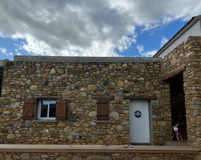 Cap Corse, Pietracorbara, Domaine privé, 6 logements, piscine et espaces extérieurs, projet résidentiel ou touristique, proche plage