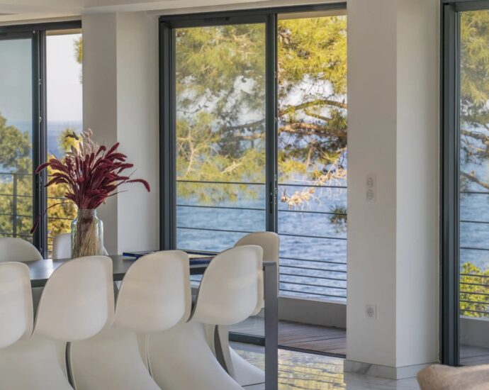 Côte des Nacres, Canella, Villa pied dans l&rsquo;eau, 5 chambres, piscine, vue mer panoramique, accès privé mer