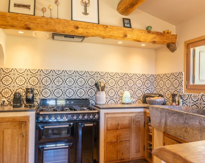 Porto-Vecchio, Piccovaggia, Farmhouse‑style Villa, 4 Bedrooms, Private Estate, Close to the Beach