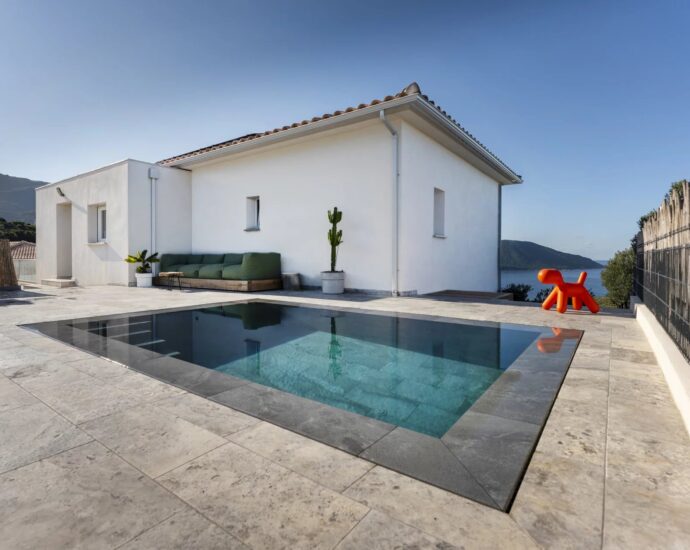 Exclusivité, Costa di Villanova, Villa contemporaine vue mer panoramique, 6 chambres, 2 appartements indépendants, piscine, proche plages et Ajaccio