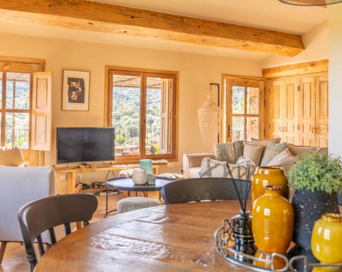 Porto-Vecchio, Piccovaggia, Farmhouse‑style Villa, 4 Bedrooms, Private Estate, Close to the Beach