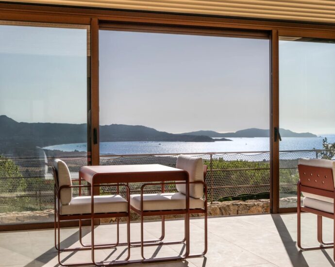 Lumio, 7 bedroom villa, swimming pool, panoramic sea view, close to the beach