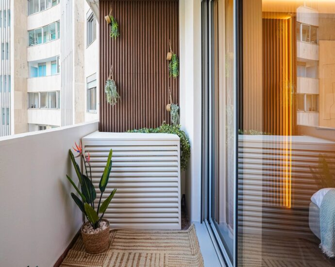 Monaco, Château Périgord I, Furnished 4-room apartment with sea view, ideally located close to all amenities.