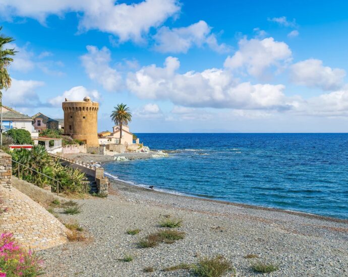 Cap Corse, Miomo, terrain constructible avec permis de construire, vue mer panoramique