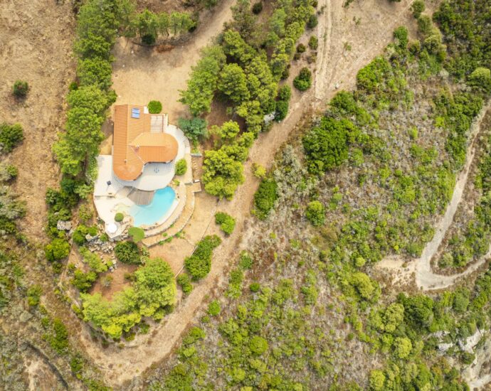 Nord d’Ajaccio, San Andréa D&rsquo;Orcini, Villa 4 chambres, piscine à débordement, vue mer panoramique, plage à pied