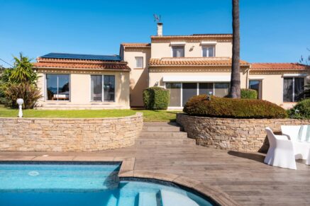 Exclusivité, Afa, Ajaccio, Villa 4 chambres, piscine chauffée, pool house, aperçu mer, proche plage