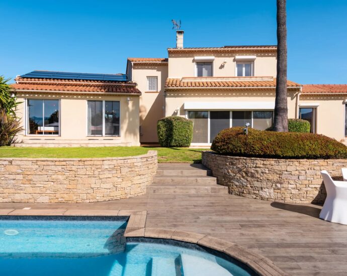 Exclusivité, Afa, Ajaccio, Villa 4 chambres, piscine chauffée, pool house, aperçu mer, proche plage