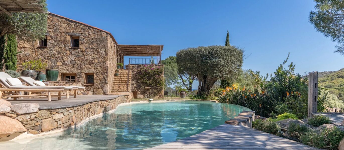 Porto-Vecchio, Piccovaggia, Villa type bergerie, 4 chambres, domaine privé, proche plage