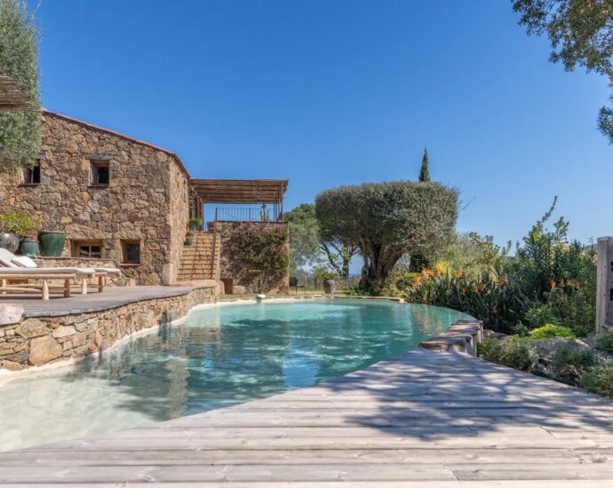 Porto-Vecchio, Piccovaggia, Villa type bergerie, 4 chambres, domaine privé, proche plage