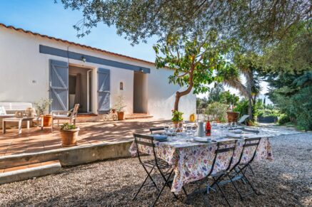 Lumio, Villa de plain pied, 4 chambres, dépendance, piscine, vue montagnes, plage à pied