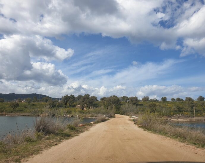 Arasu – Terrain à bâtir d&rsquo;environ 1 658 m&sup2; avec permis de construire , plage à pied
