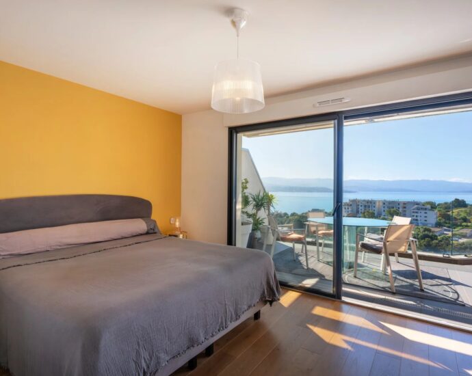 Exclusivité, Ajaccio, Penthouse vue mer panoramique, 3 chambres, proche plage