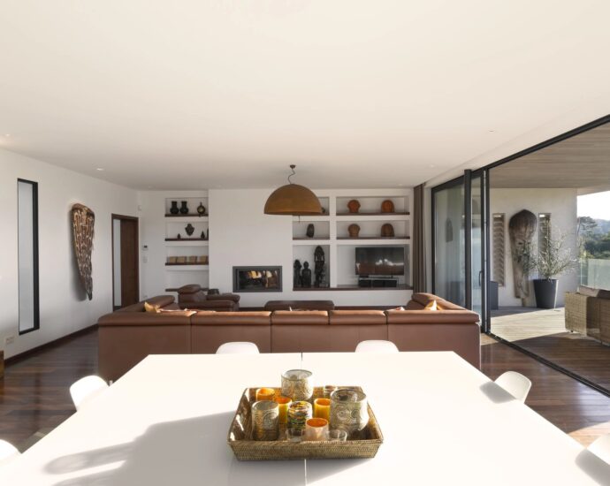 Porto Vecchio, Cala Rossa, 7 bedrooms villa, Pool, close to the beach, Sea views