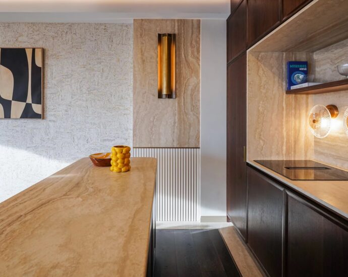 Monaco, Château Périgord I, Furnished 4-room apartment with sea view, ideally located close to all amenities.