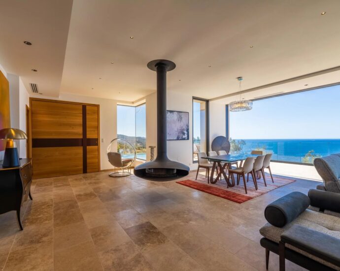 L&rsquo;Île Rousse, Villa vue mer panoramique, 6 chambres, Piscine extérieur, Piscine intérieure, Sauna, Cinéma, proche plage