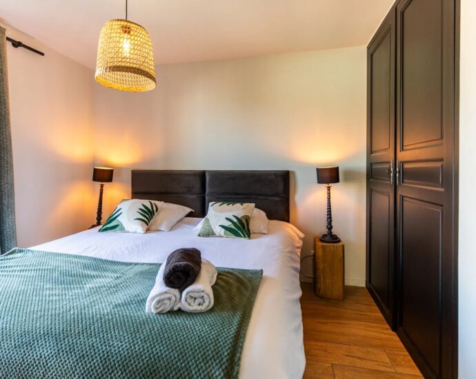 Arasu – Bergerie, de 3 chambres, dortoir avec piscine, proche du cabanon bleu