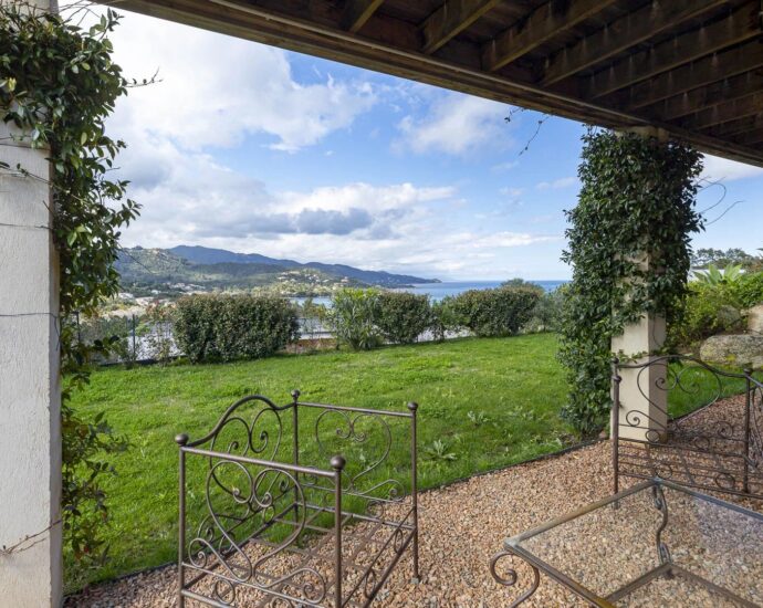 Favone, Villa with panoramic sea view, 3 bedrooms, heated pool, close to the beach