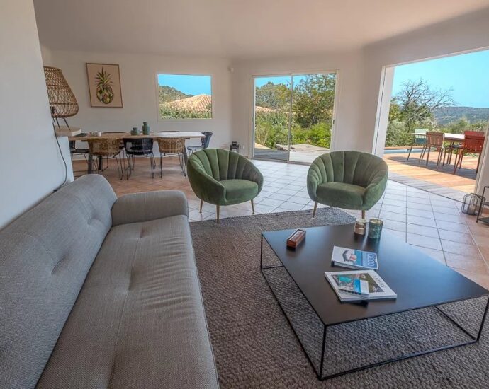 Porto-Vecchio, Precojo, Villa 2 chambres, piscine chauffée, proche plage de Santa Giulia, avec vue dégagée