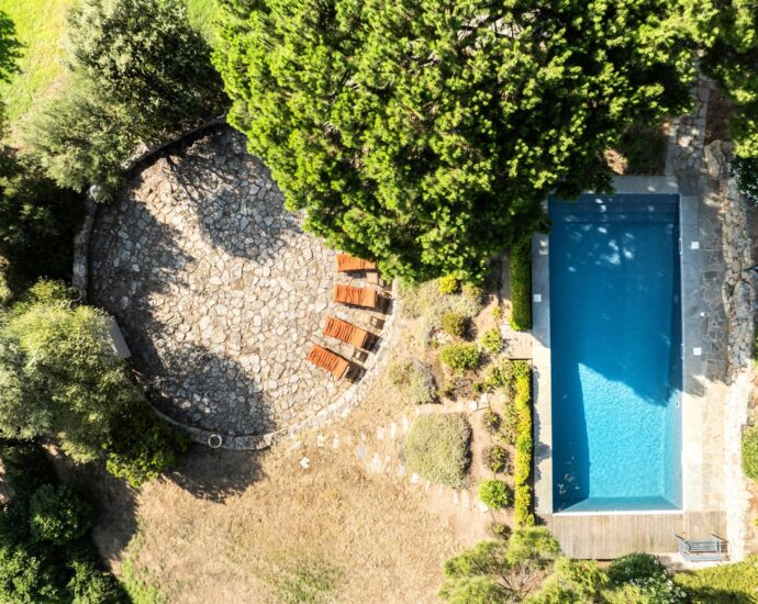 Lumio, 7 bedroom villa, swimming pool, panoramic sea view, close to the beach