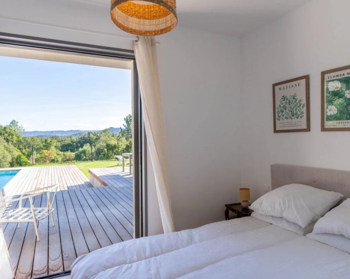 PORTO VECCHIO, Villa, 4 chambres, piscine chauffée, vue montagnes, proche plage