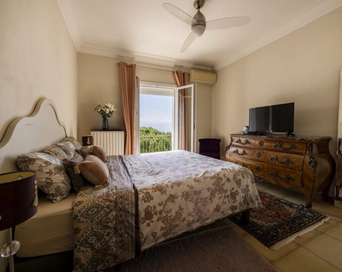 Ajaccio, Exclusivité, Villa, 5 chambres, vue mer panoramique, piscine, plage à pieds