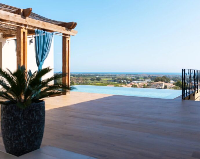 Bastia Sud, Villa vue mer, 7 pièces, 3 chambres, piscine, proche plage