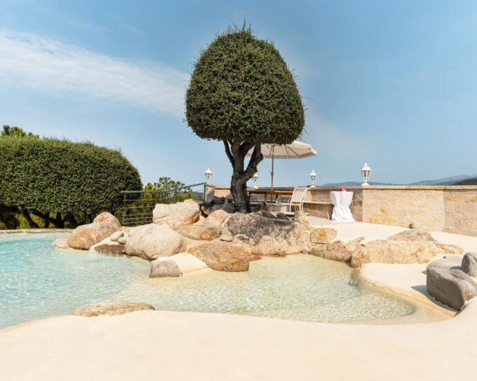 Nord d’Ajaccio, San Andréa D&rsquo;Orcini, Villa 4 chambres, piscine à débordement, vue mer panoramique, plage à pied