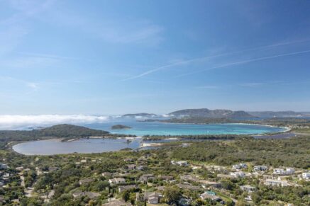 Arasu , Villa neuve, vue mer, piscine, 4 chambres, plage à pied