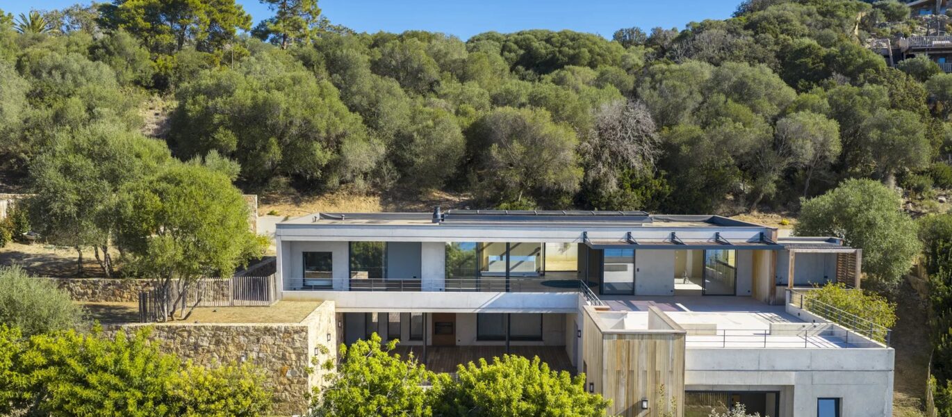 Abbartello, Olmeto, Villa d&rsquo;architecte, 6 chambres, piscine, vue mer panoramique, plage à pied