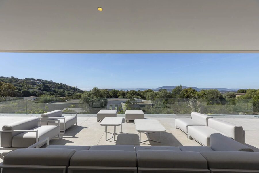 Arasu , Villa neuve, vue mer, piscine, 4 chambres, plage à pied