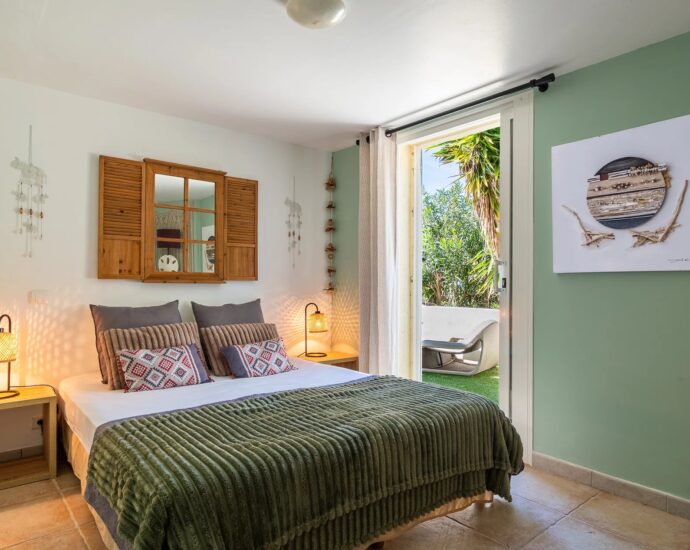 Lumio, villa, 7 bedrooms, sea view, walking distnce to the beach