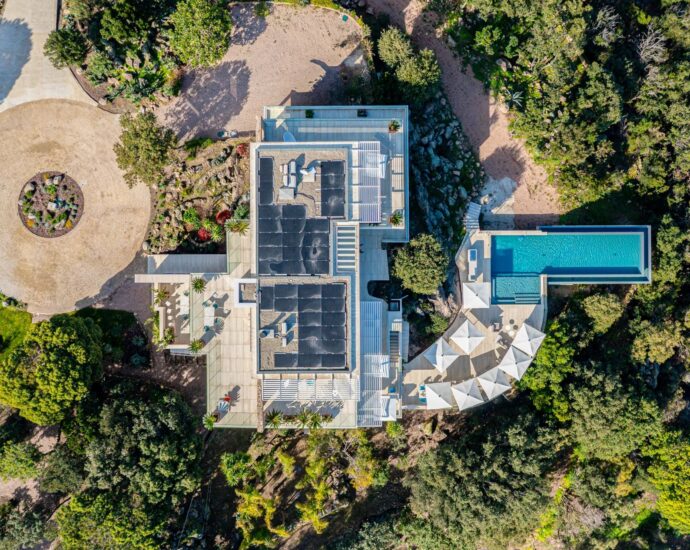 Favone, villa, panoramic sea view, 7 bedrooms, close to the beach, swimming pool, cinema room, gym, sauna, hammam, arcade room, pétanque court