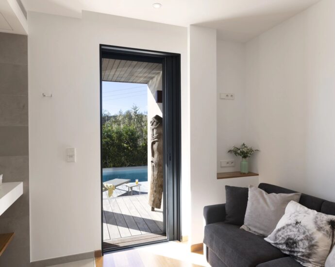 Porto Vecchio, Cala Rossa, 7 bedrooms villa, Pool, close to the beach, Sea views