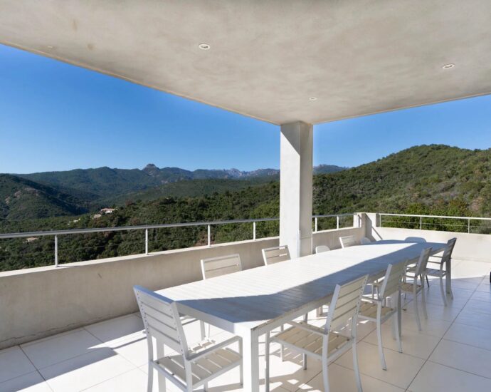 Exclusivité, Tarco, Villa vue mer,  8 chambres, piscine chauffée, salle de sport, proche plage