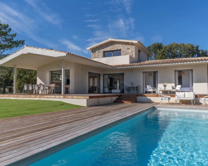 PORTO VECCHIO, Villa, 4 chambres, piscine chauffée, vue montagnes, proche plage