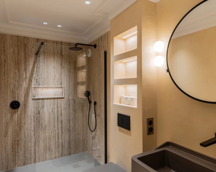 Porto-Vecchio, Town Centre, Sea-View Apartment, 3 Bedrooms, Terrace, Close to Beaches