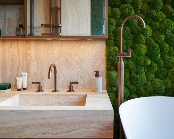 Monaco, Château Périgord I, Furnished 4-room apartment with sea view, ideally located close to all amenities.