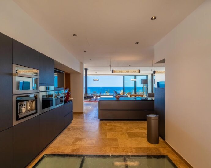 L&rsquo;Île Rousse, Villa vue mer panoramique, 6 chambres, Piscine extérieur, Piscine intérieure, Sauna, Cinéma, proche plage