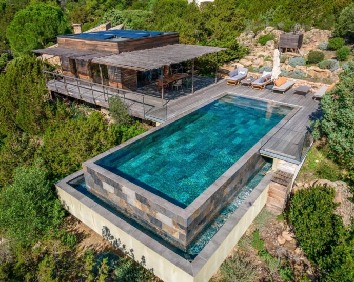 Porto-Vecchio, Palombaggia, 4 Bedroom Villa with Pool, Sea View and Close to the Beach