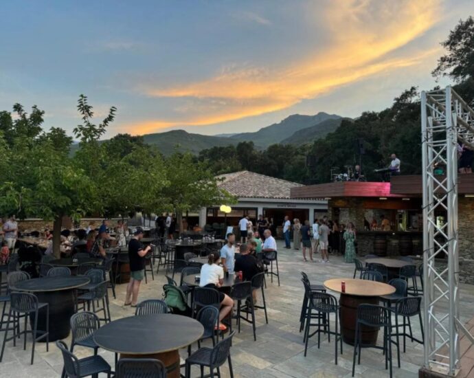 Cap Corse, Pietracorbara, Domaine privé, 6 logements, piscine et espaces extérieurs, projet résidentiel ou touristique, proche plage