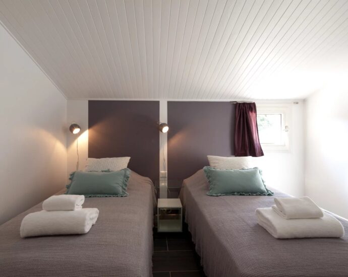 Porto-Vecchio, Domaine de Cala Rossa, 7 bedroom villa, swimming pool, walking distance to the beach