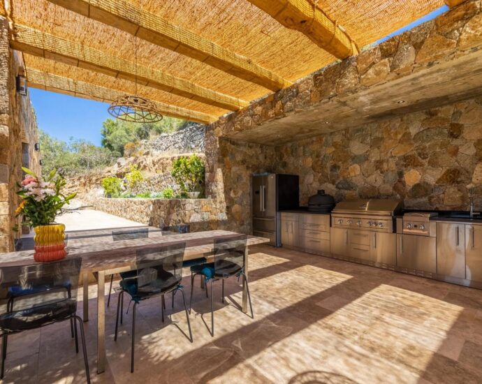 L&rsquo;Île Rousse, Villa vue mer panoramique, 6 chambres, Piscine extérieur, Piscine intérieure, Sauna, Cinéma, proche plage